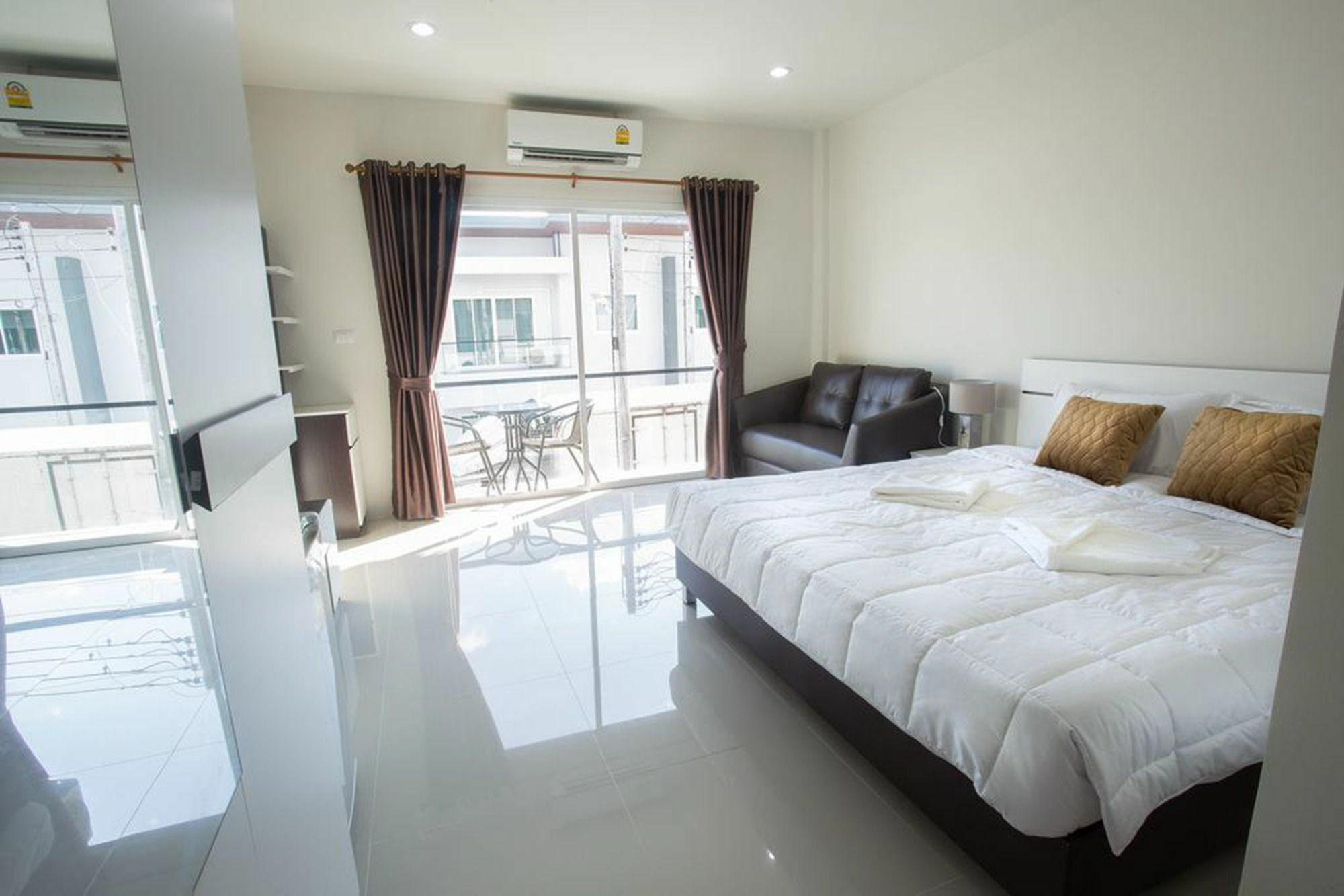 Le Fay Airport Apartment Mai Khao Exterior photo